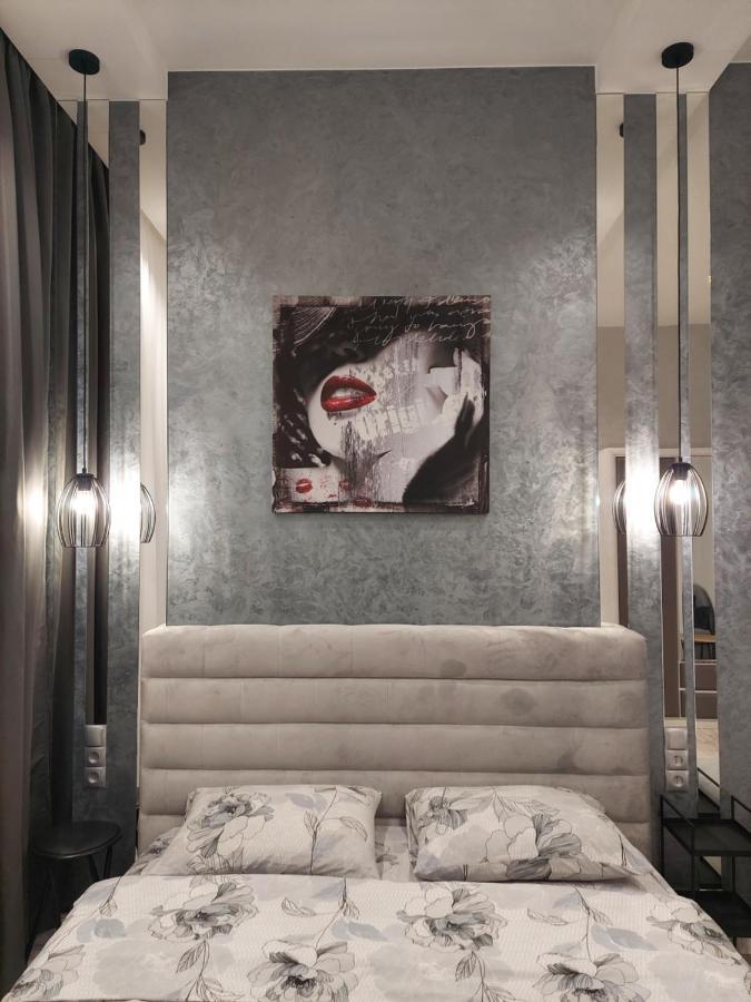 Однокомнатная Форум-Центр Apartamento Lviv Exterior foto
