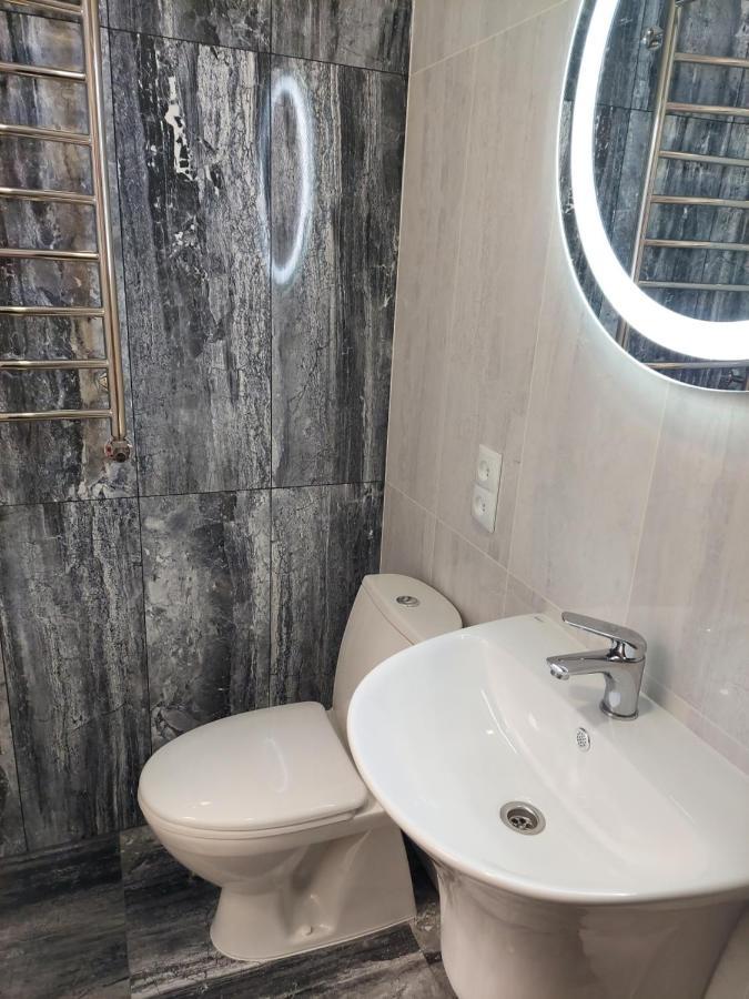 Однокомнатная Форум-Центр Apartamento Lviv Exterior foto
