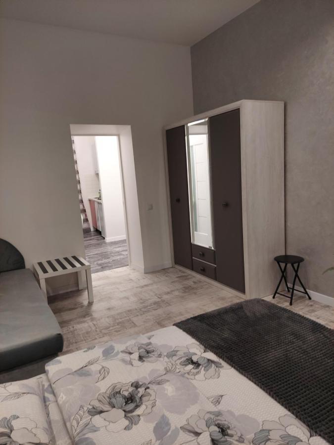 Однокомнатная Форум-Центр Apartamento Lviv Exterior foto