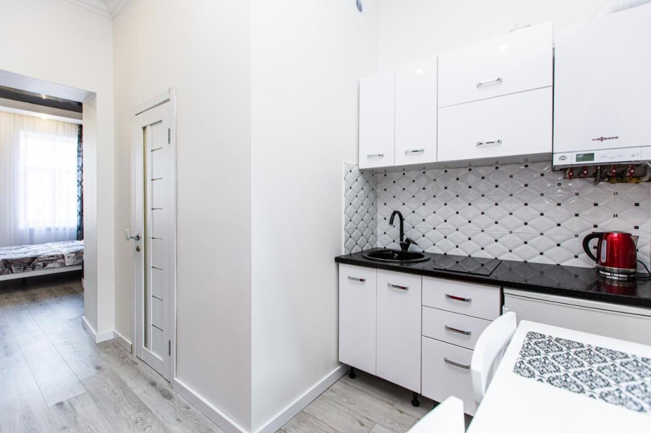 Однокомнатная Форум-Центр Apartamento Lviv Exterior foto