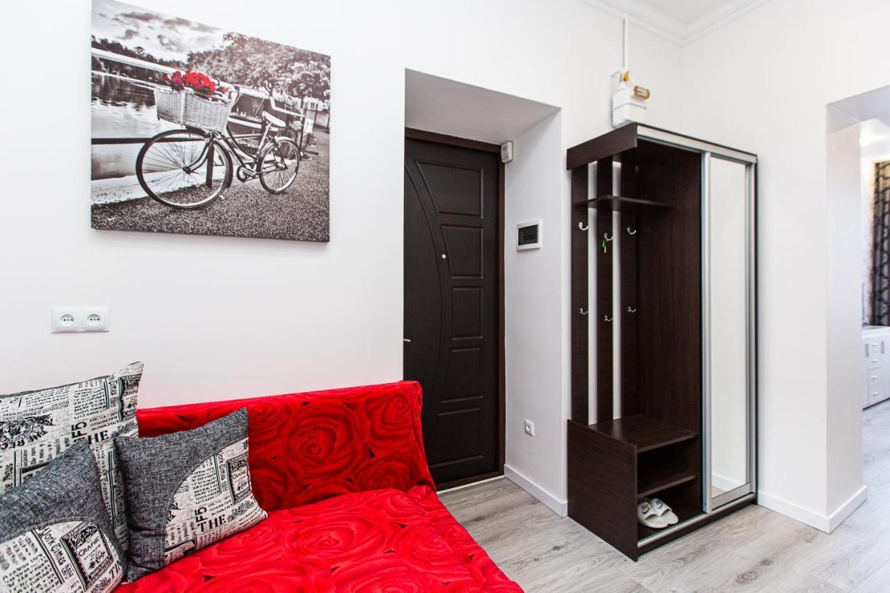 Однокомнатная Форум-Центр Apartamento Lviv Exterior foto